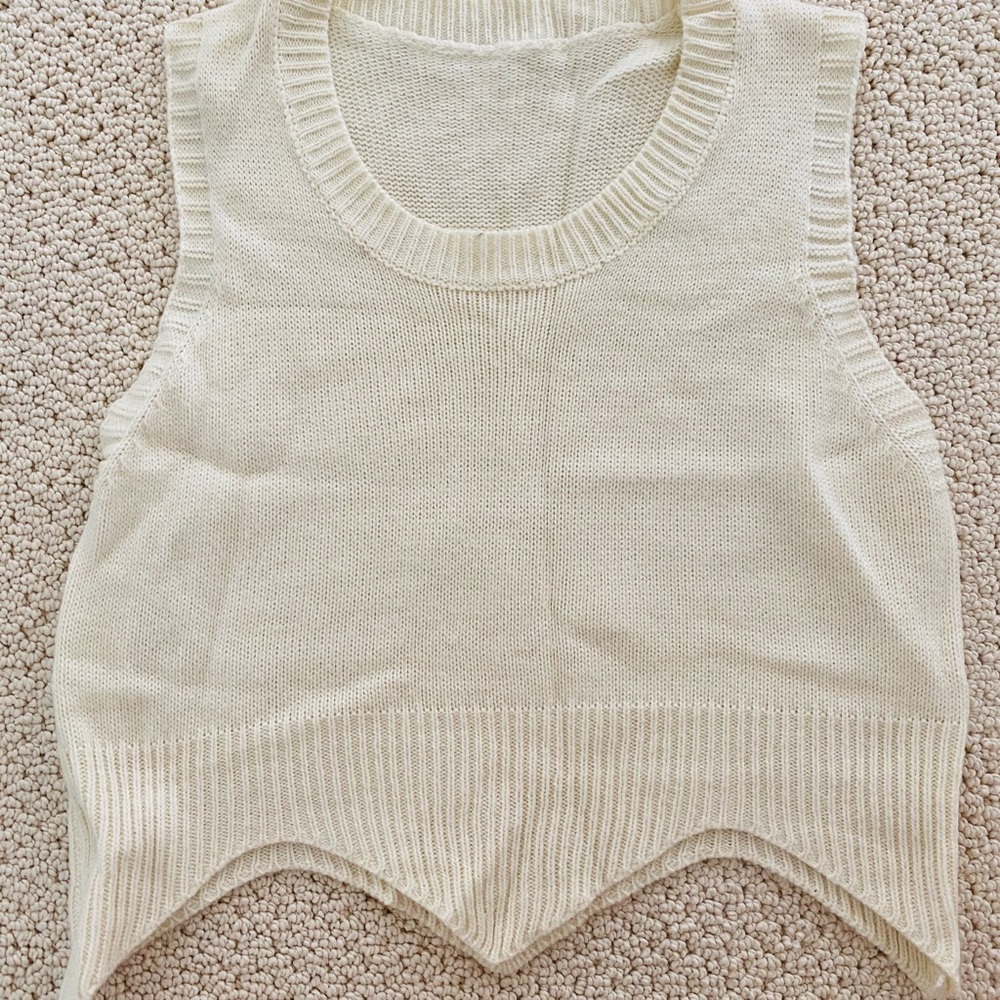 Sweater vest
